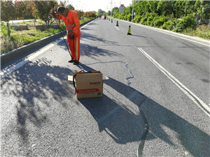 有了嘉格瀝青貼縫帶您可以輕輕松松的完成每天的道路養護工作