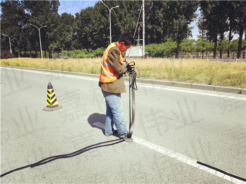 嘉格道路路面裂縫貼讓老田草根逆襲