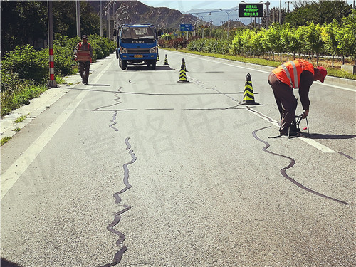 嘉格瀝青貼縫帶讓道路養護變簡單的三個原因