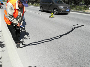 嘉格瀝青貼縫帶成就了道路養護的速度