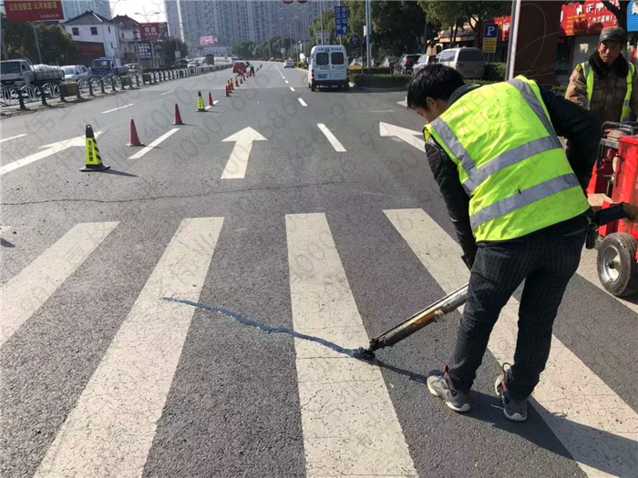 嘉格瀝青公路灌縫膠的售后服務值得點贊